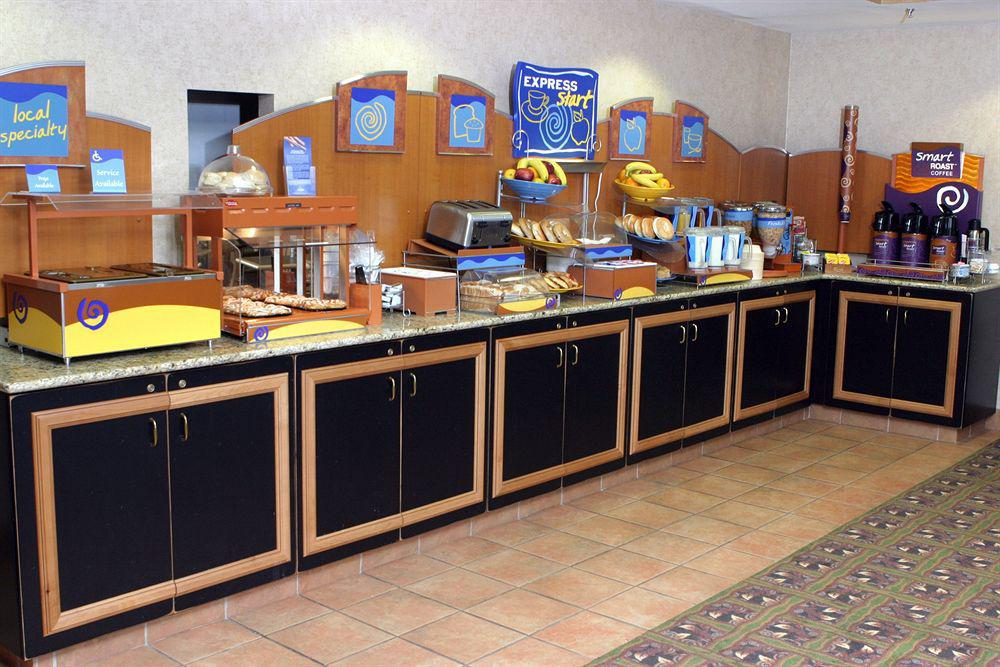 Holiday Inn Express Hotel And Suites Fort Worth/I-20 Buitenkant foto